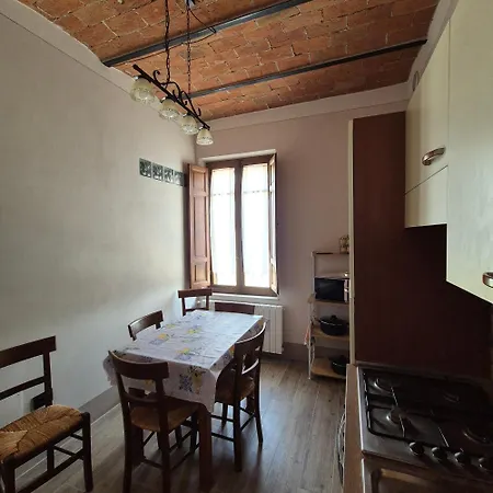 La Rosa Rossa Apartment *